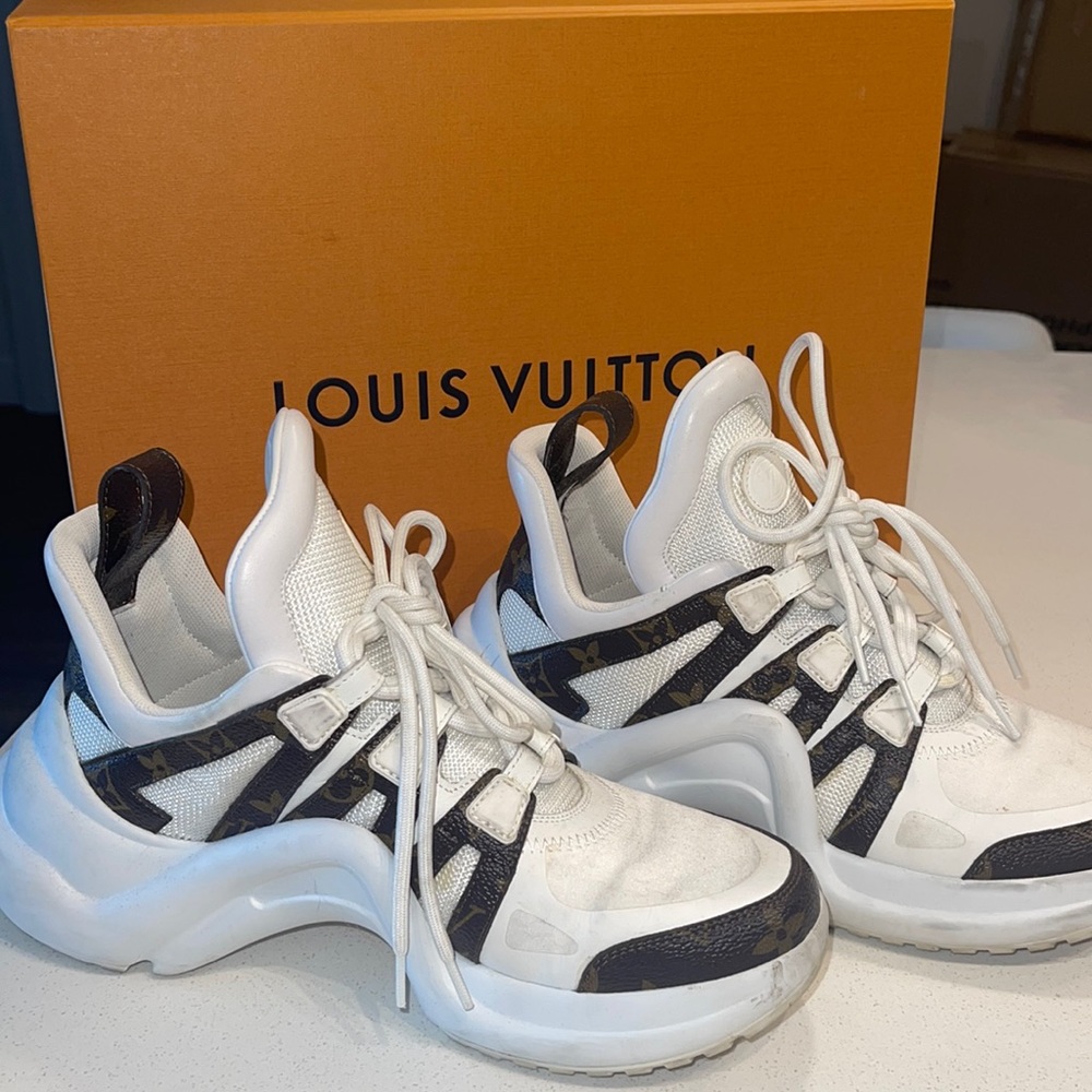 LV arch light sneakers